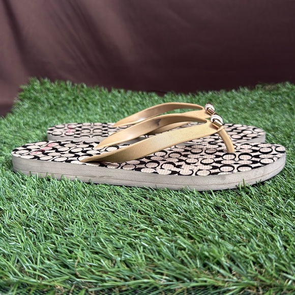 Coach Black and Cream Signature Pattern Sandals with Metal Bow Accent - Picture 3 of 3